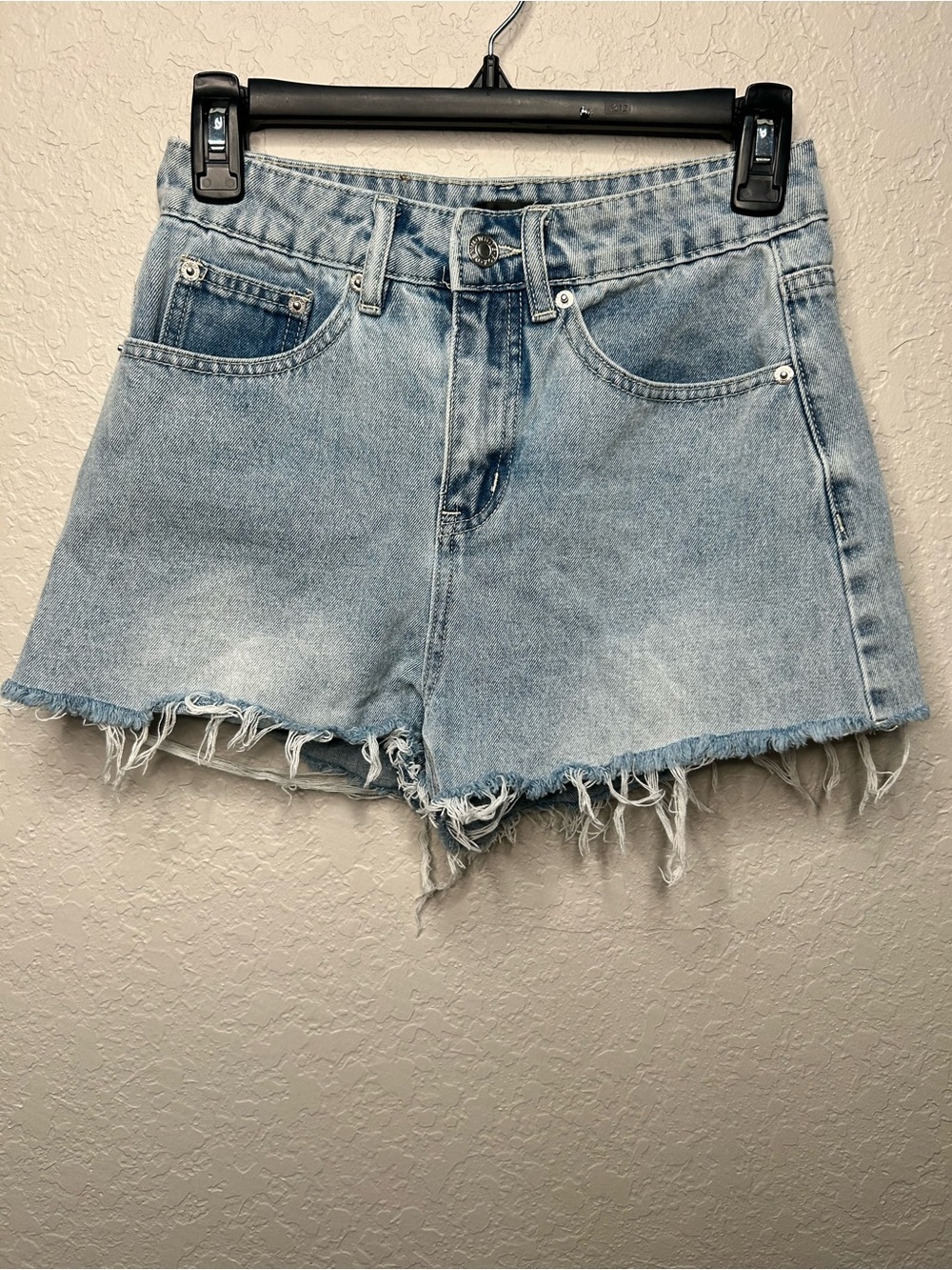 White Fox Light Wash High Rise Raw Hem Denim Shorts XS - Picture 2 of 7